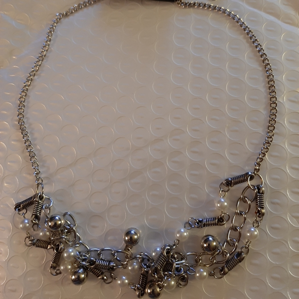 Necklace and earrings sets